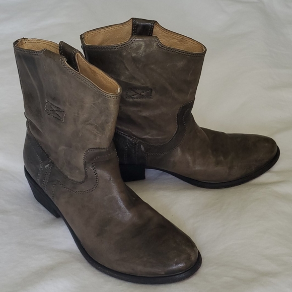 Frye booties size 6 B - Picture 1 of 4